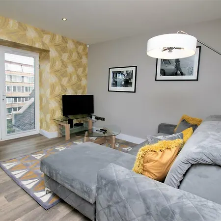 Rowan Tree - Your Apartment Bristol Exterior photo