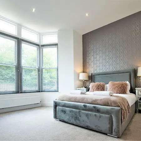 Rowan Tree - Your Apartment Bristol Exterior photo