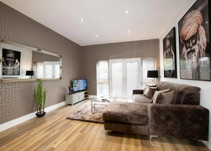 Rowan Tree - Your Apartment